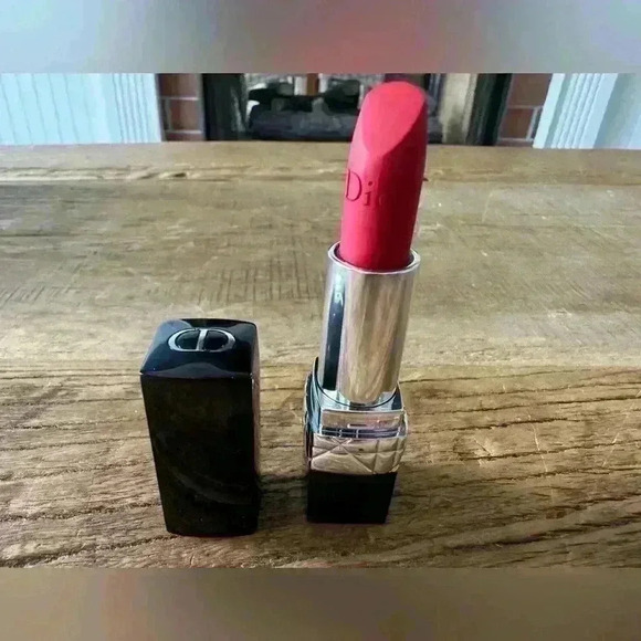 NEW Rouge Dior Refillable Lipstick ~ Iconic Red Matte (999) - Picture 5 of 8